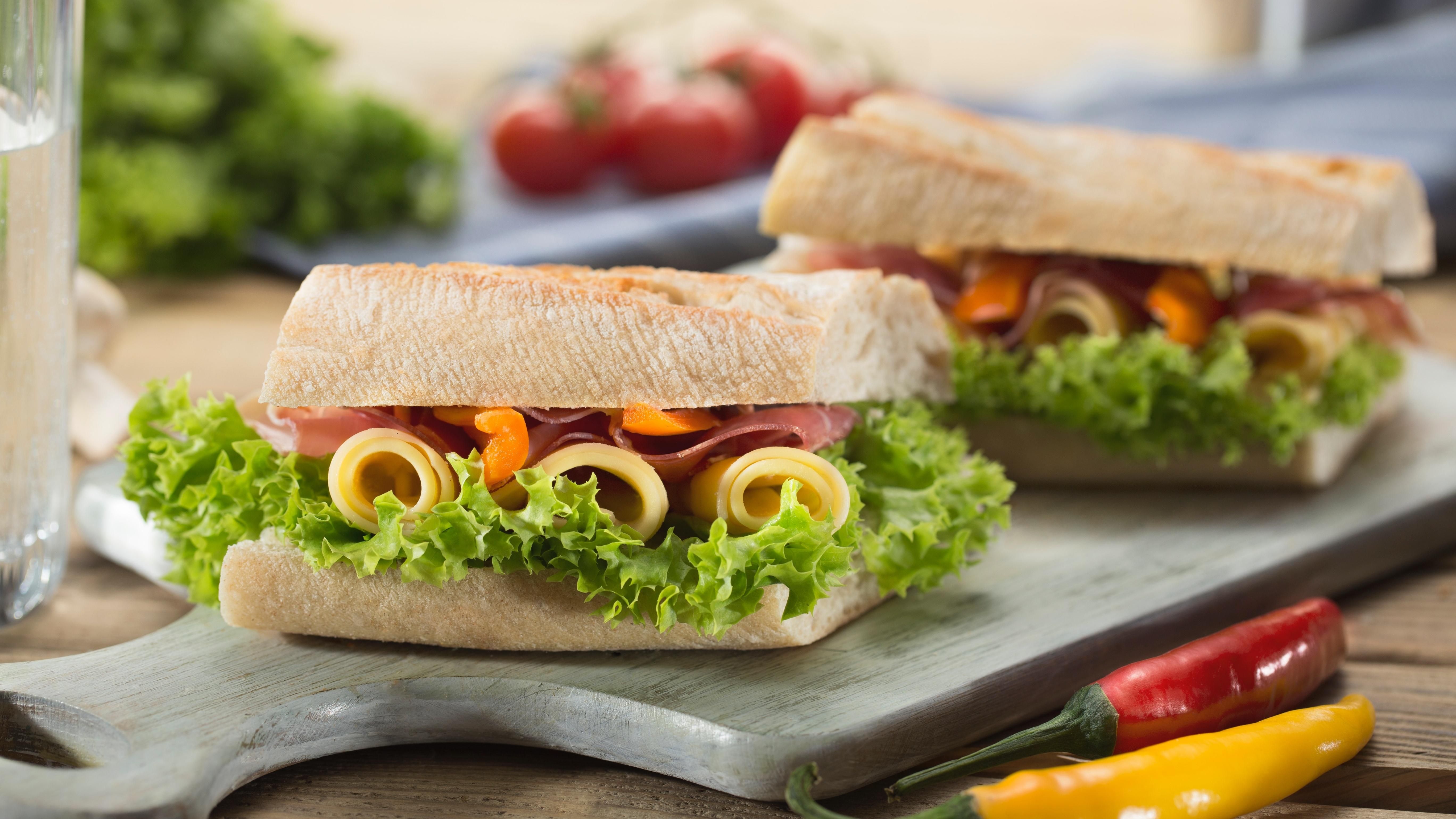 Молодой парень проглотил зубочистку, которая вызвала сильное кровотечение Молодой парень проглотил зубочистку, которая вызвала сильное кровотечение