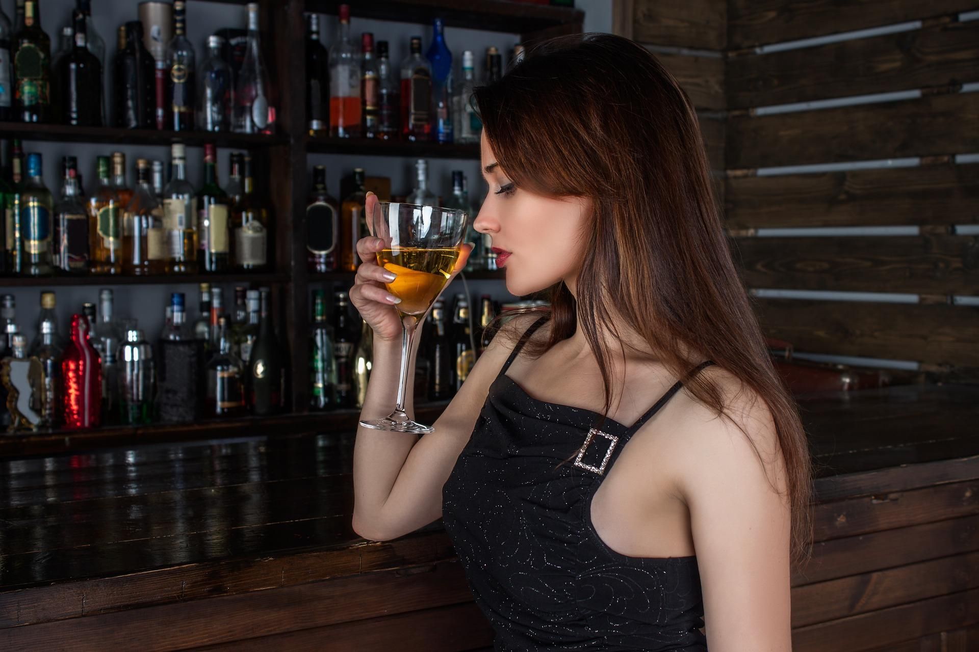 Як впливає вживання алкоголю на жінок і чоловіків 