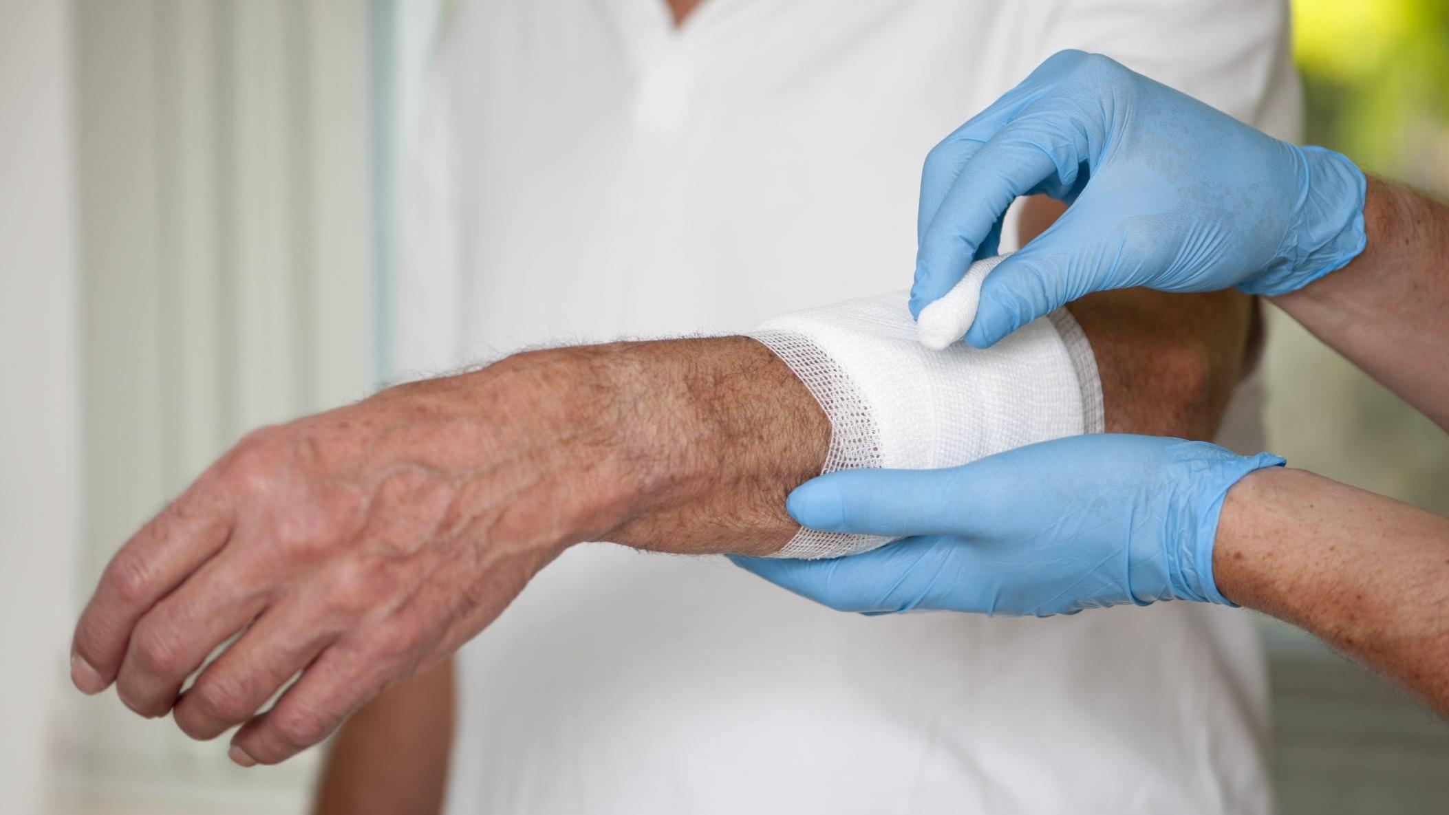 Первая помощь при ранах