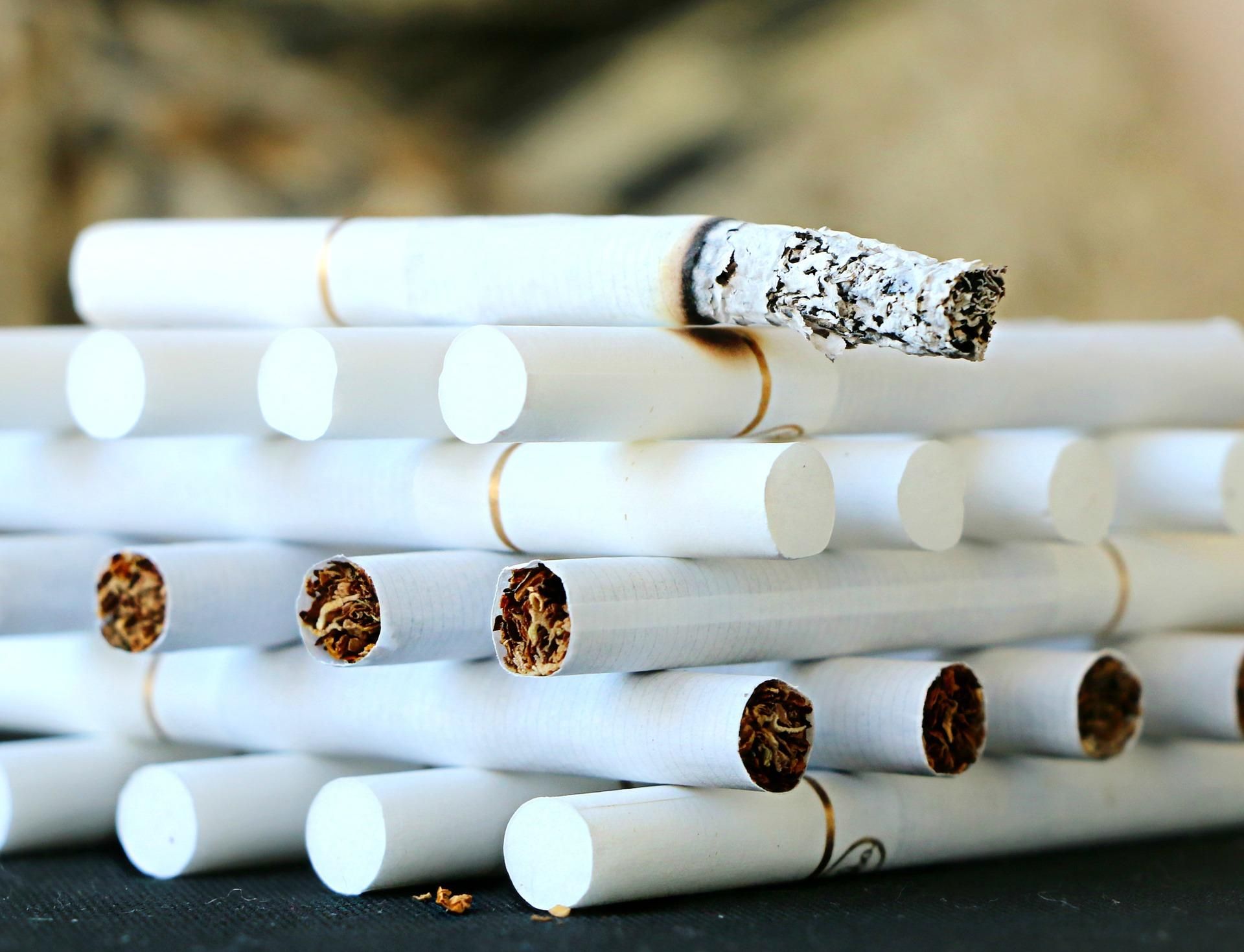 Навіть куріння кількох сигарет на тиждень суттєво збільшує ризик передчасної смерті