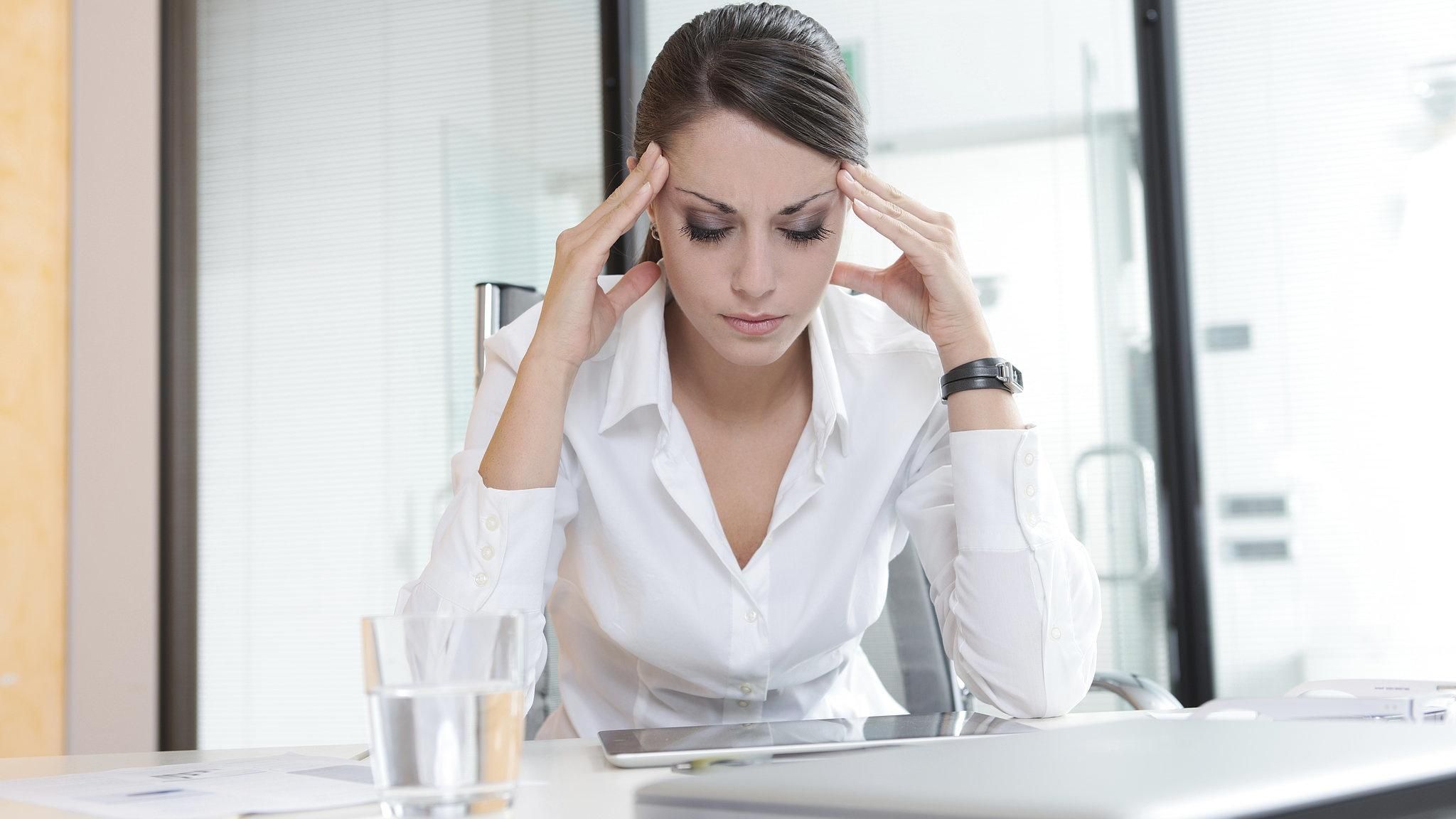 Семь болезней и проблем, которые возникают у женщин из-за стресса