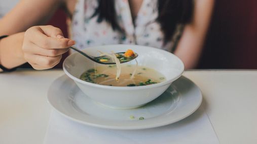 Нужно ли есть суп и другие первые блюда ежедневно: ответ диетолога