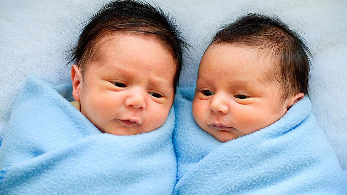 Женщина родила двойню от двух разных мужчин