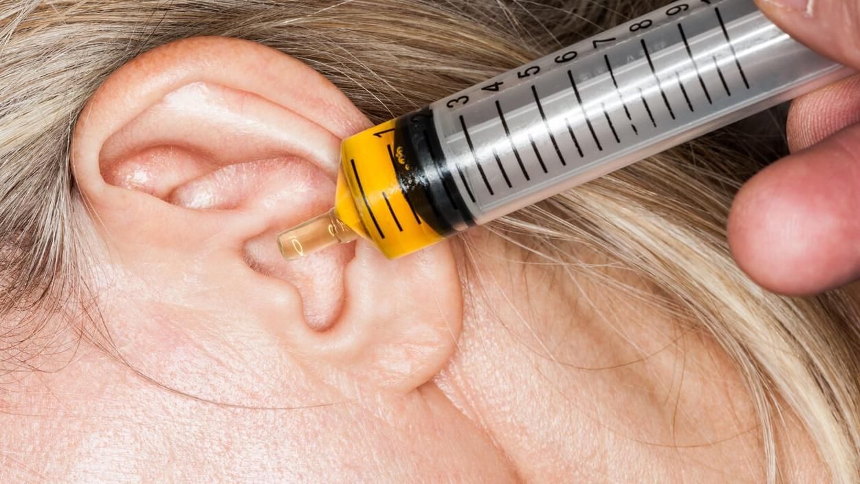 Як правильно закапувати вухо: покрокова інструкція від лікаря