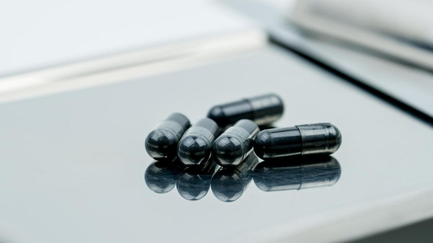 При похмелье и не только: когда сорбенты не помогут