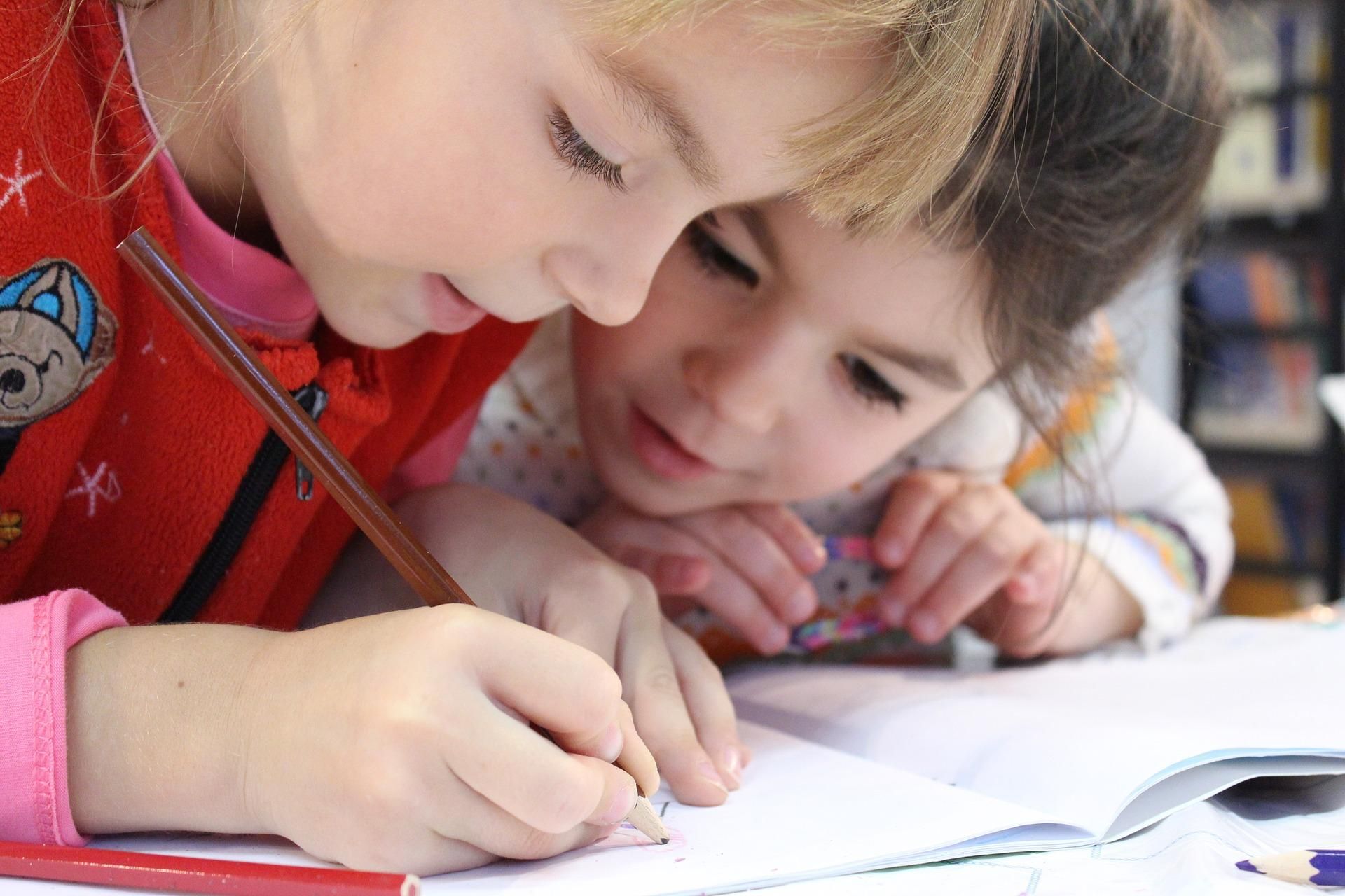 Почему не нужно помогать ребенку делать домашние задания