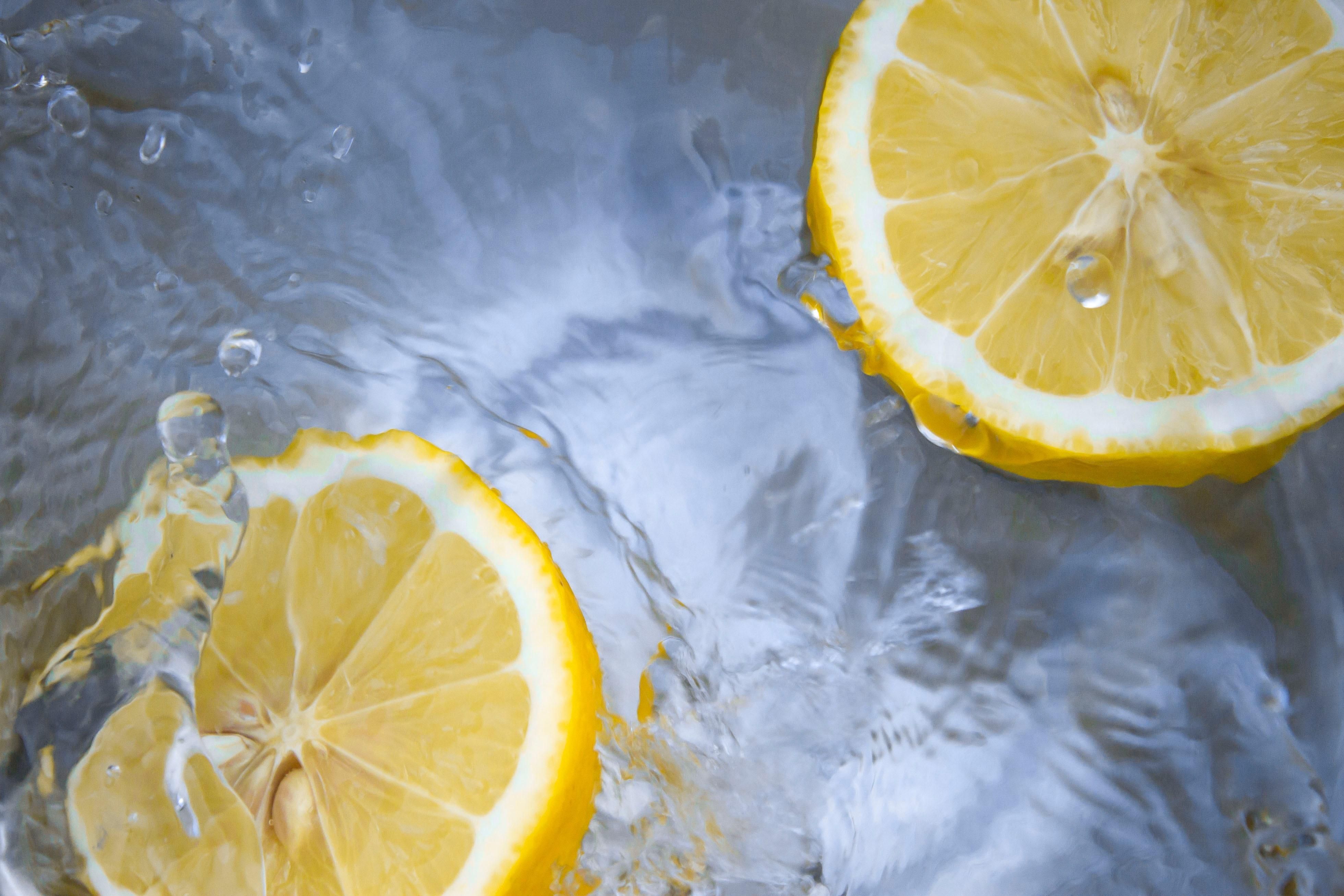 Действительно ли вода с лимоном по утрам такая чудодейственная