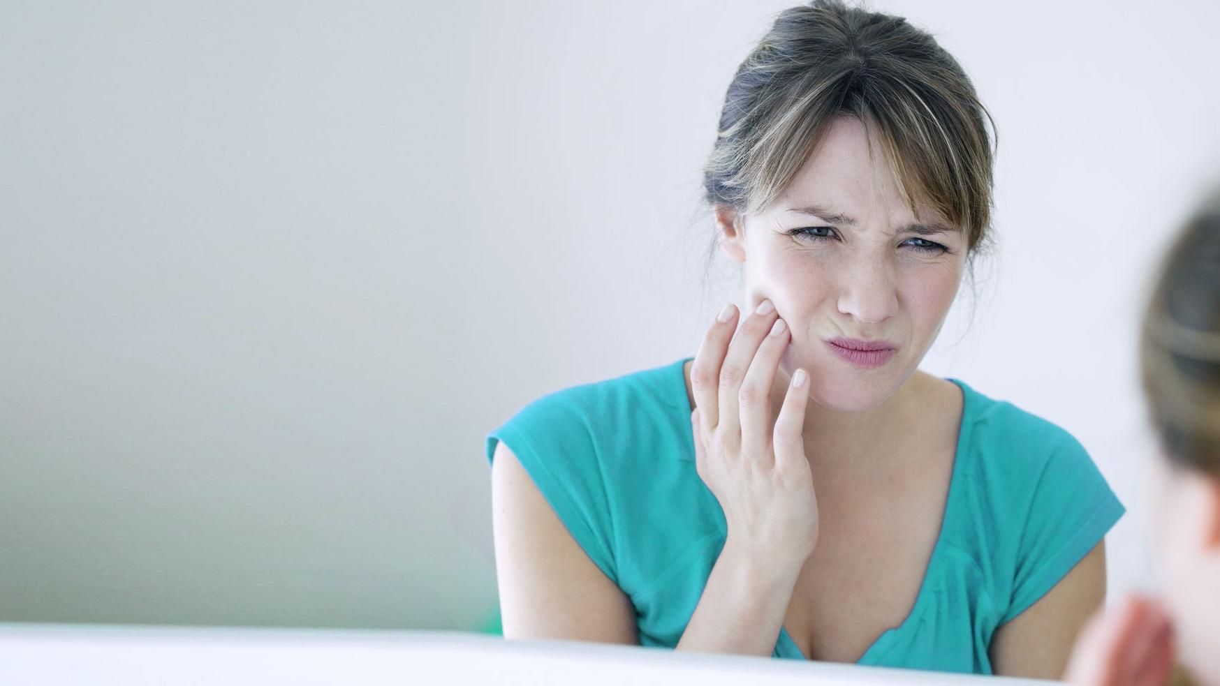 Ерозія емалі зуба: чим вона небезпечна та через що виникає Ерозія емалі зуба: чим вона небезпечна та через що виникає