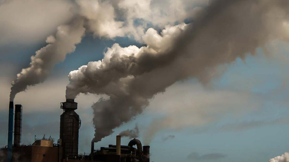 Загрязненный воздух такой же опасный, как и пачка выкуренных сигарет