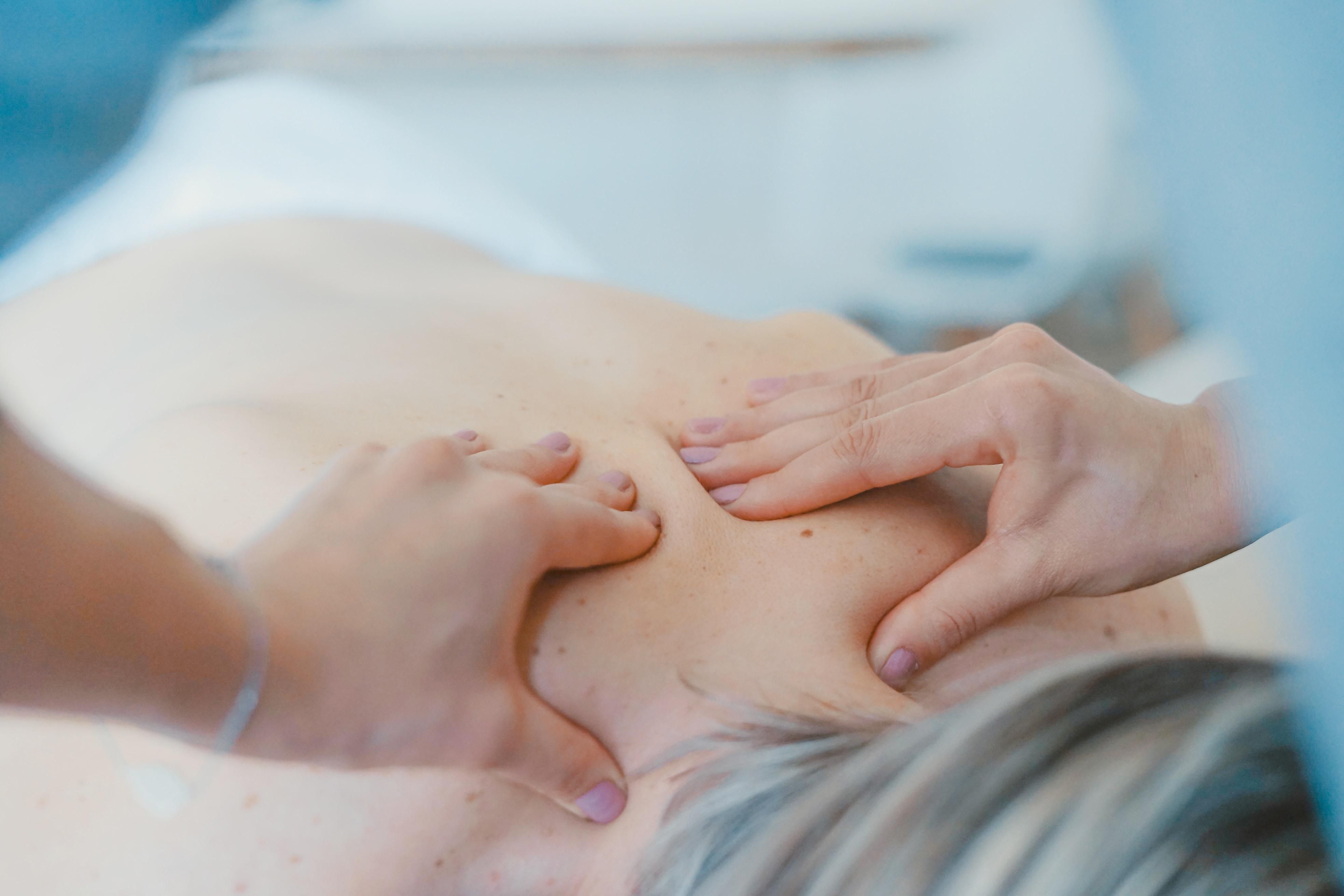 Что такое женский интимный массаж и как его делают
