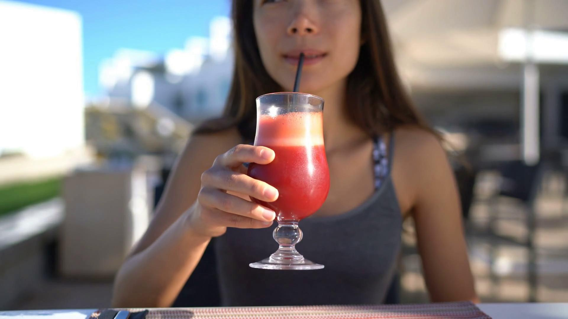 Назвали сок, который защитит мозг ребенка в утробе