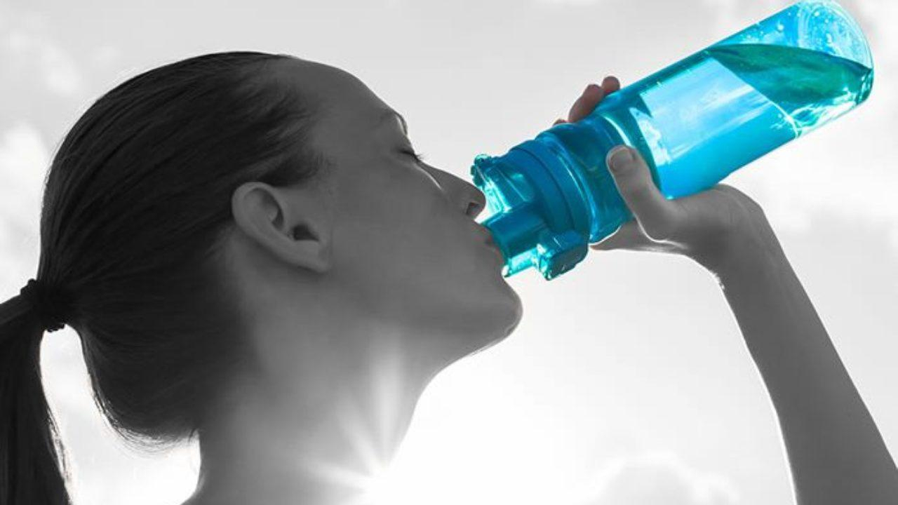 Какую опасность скрывает ваша бутылка для воды