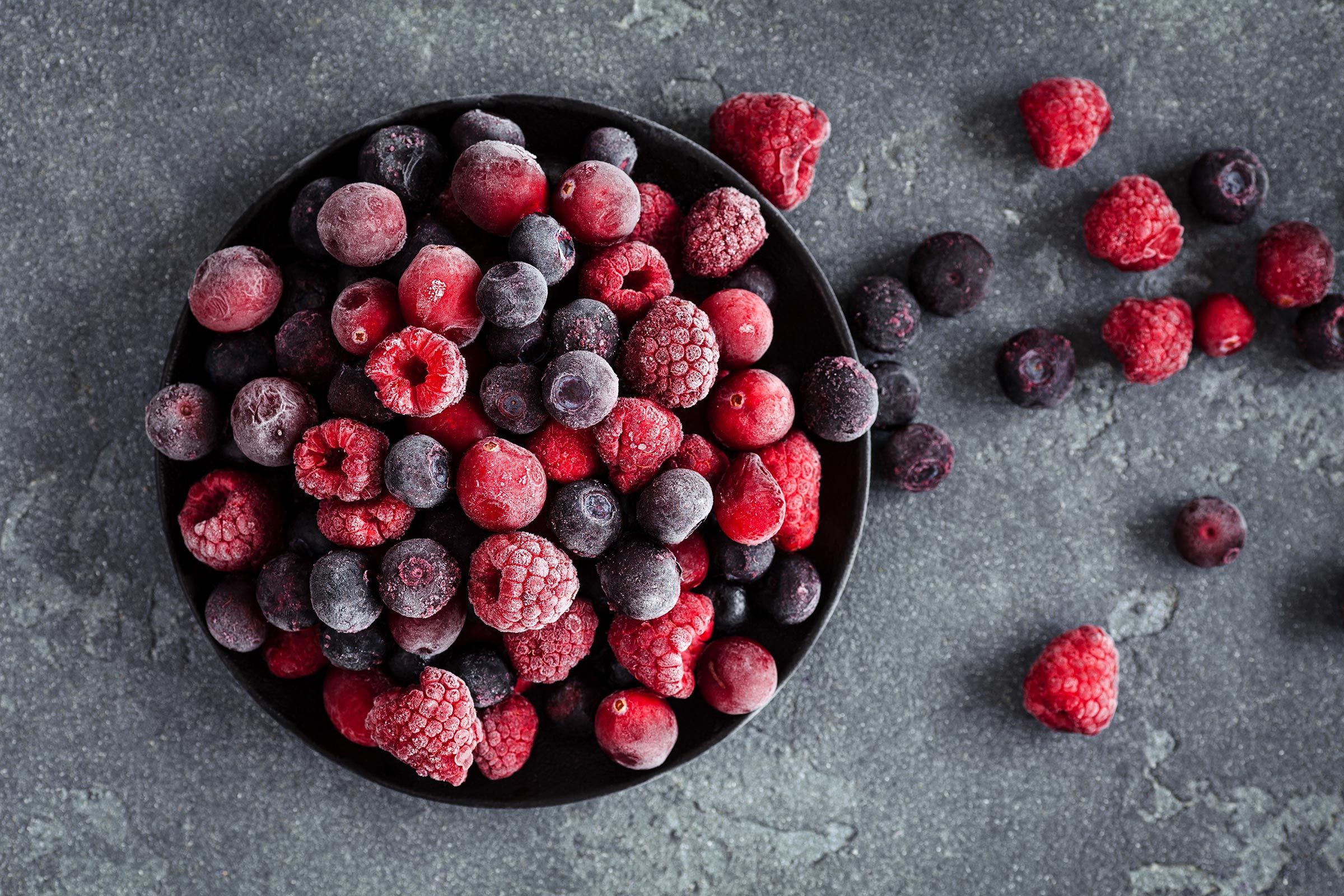 Заморожені ягоди: користь і шкода, як правильно заморожувати на зиму