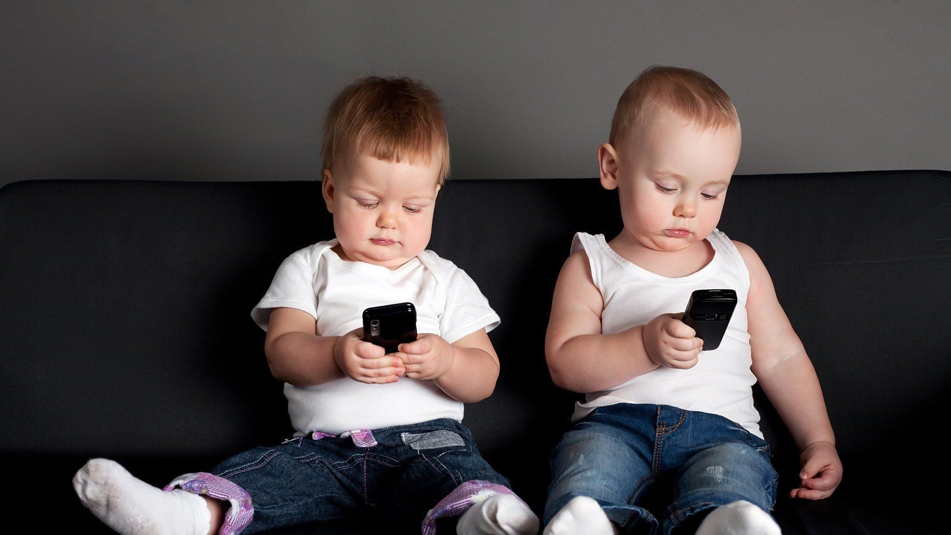 МРТ доказало: смартфоны меняют мозг детей