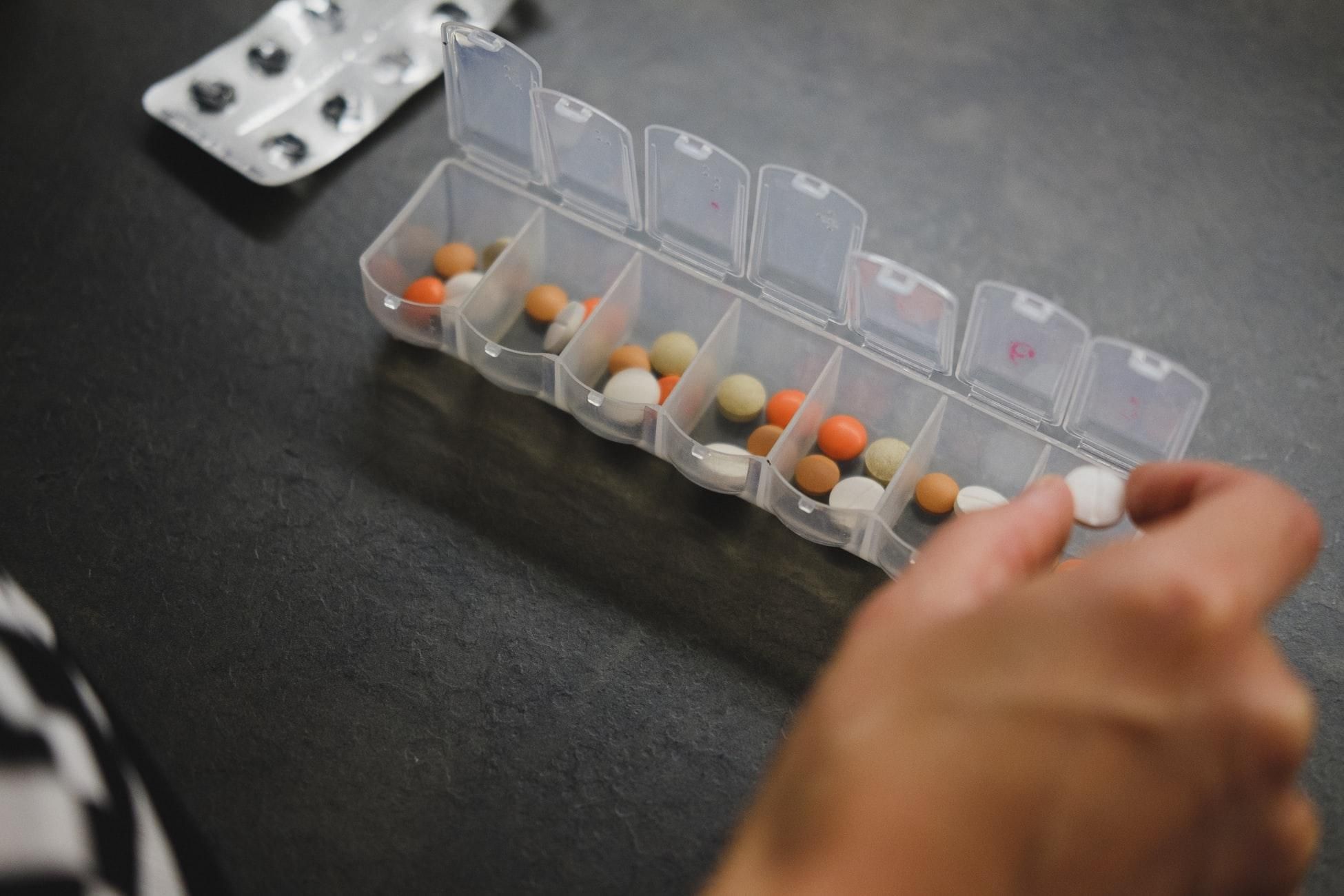 Как правильно принимать лекарства и антибиотики – правила 