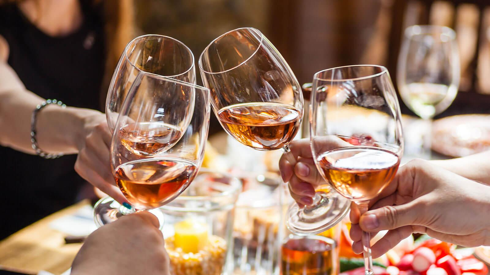 Что хуже: пить часто, но в меру или напиваться, но редко