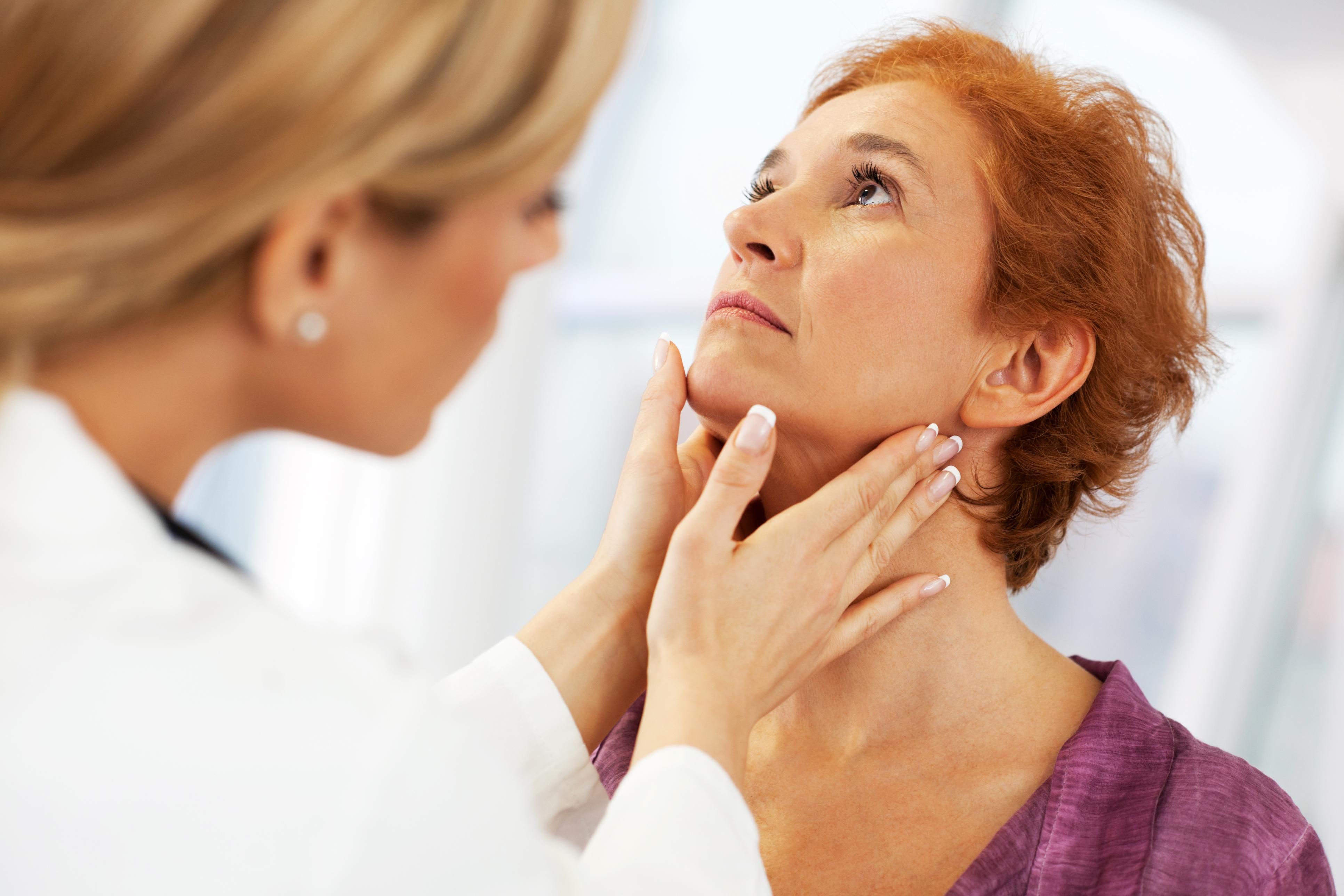 Когда припухлость на шее нельзя игнорировать: узлы щитовидной железы