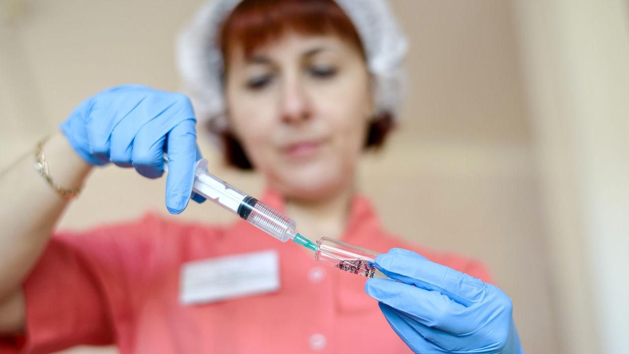 В Україні змінили протипоказання до вакцинації: що треба знати