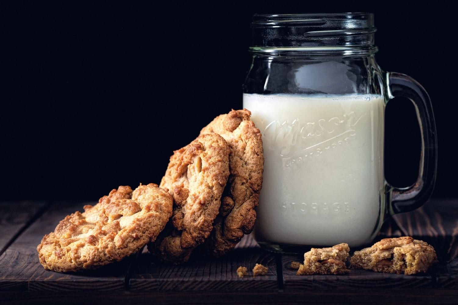 Дети, которые пьют жирное молоко, имеют меньший риск ожирения: исследование