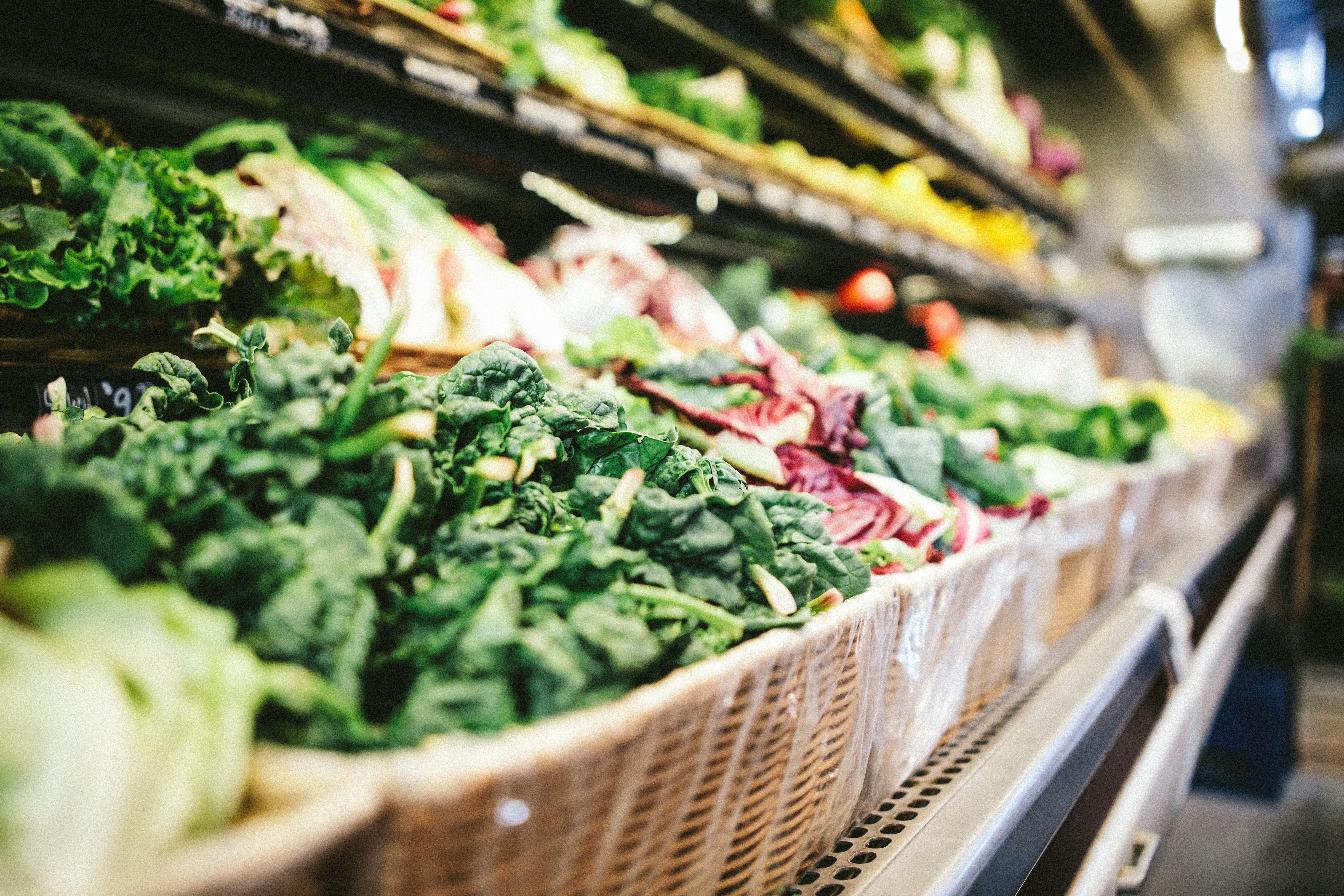 Чи безпечно купувати несезонні "нітратні" овочі: пояснення Уляни Супрун