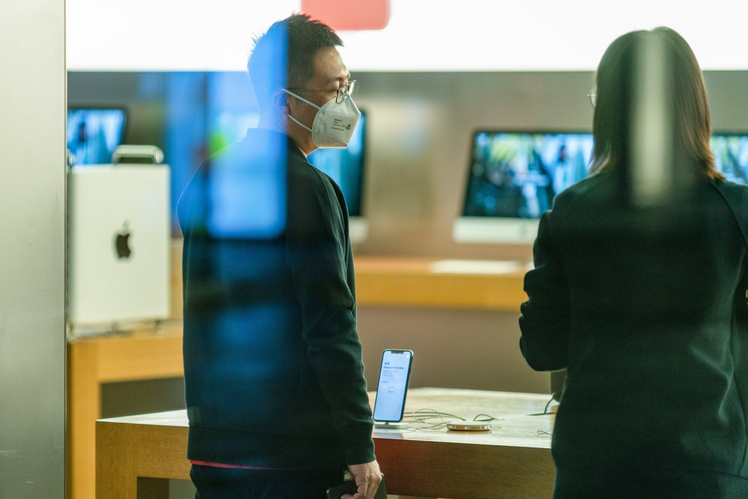 Американец умер от китайского коронавируса в Ухане Американец умер от китайского коронавируса в Ухане