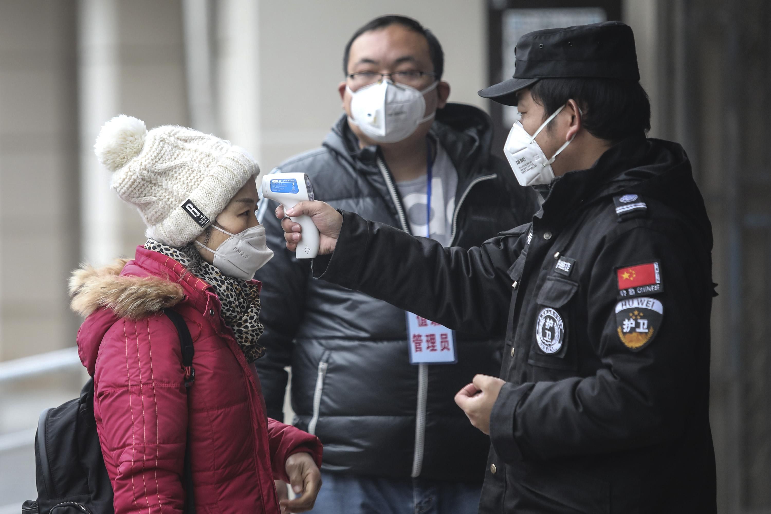 Коронавирус 2020: В Китае призывают экономить средства защиты