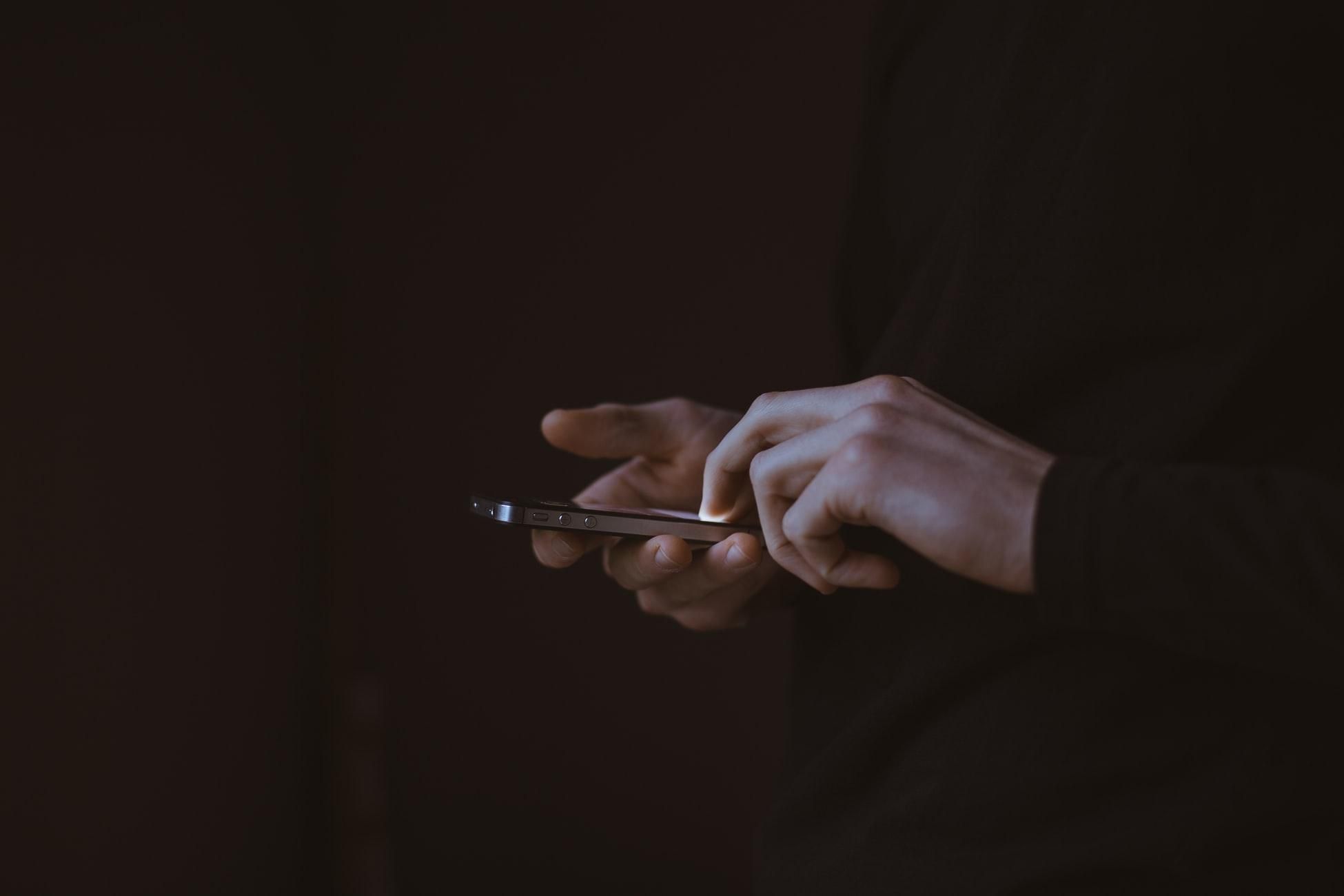 Як впливають на людину 6 хвилин без смартфона: дослідження