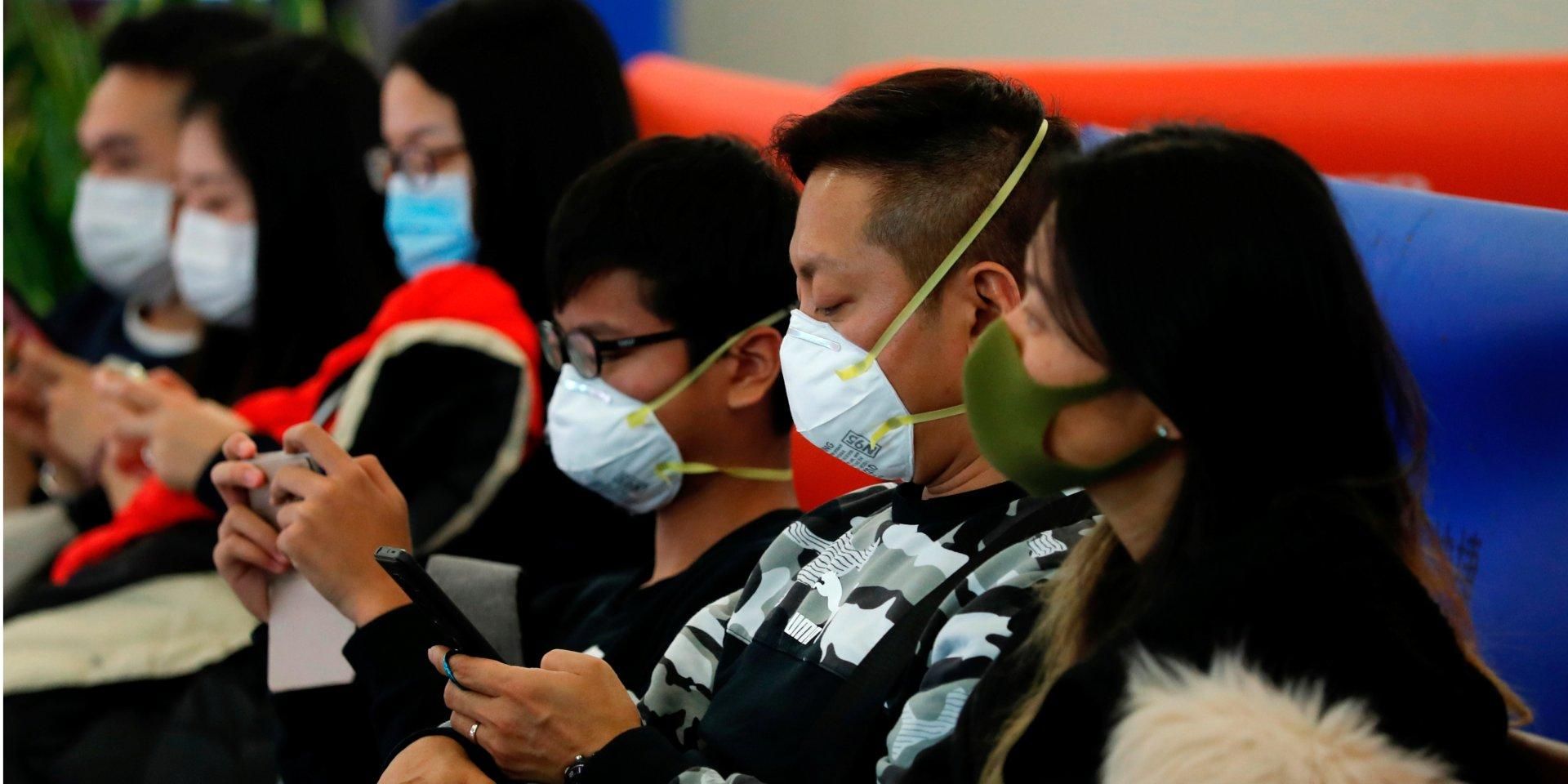 Китай визнав, що кількість хворих на коронавірус насправді більша: плюс 15 тисяч хворих за добу