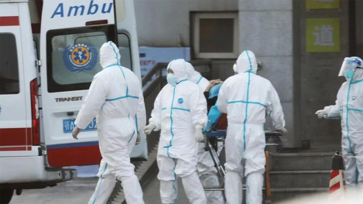 У Китаї понад 1700 лікарів заразилися коронавірусом: 6 померли У Китаї понад 1700 лікарів заразилися коронавірусом: 6 померли