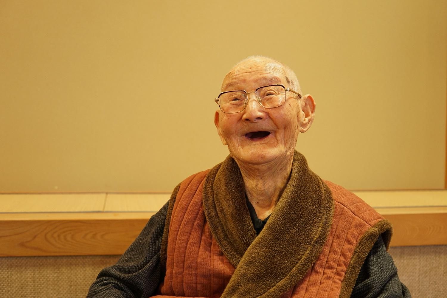 Найстарішому чоловіку у світі 112 років: секрет його довголіття простий