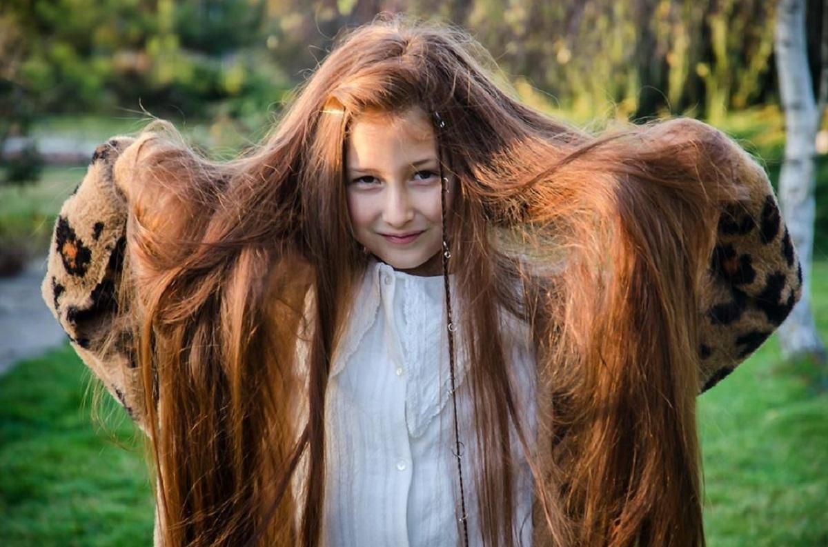 10-летняя украинка пожертвовала свои волосы больному ребенку: фото