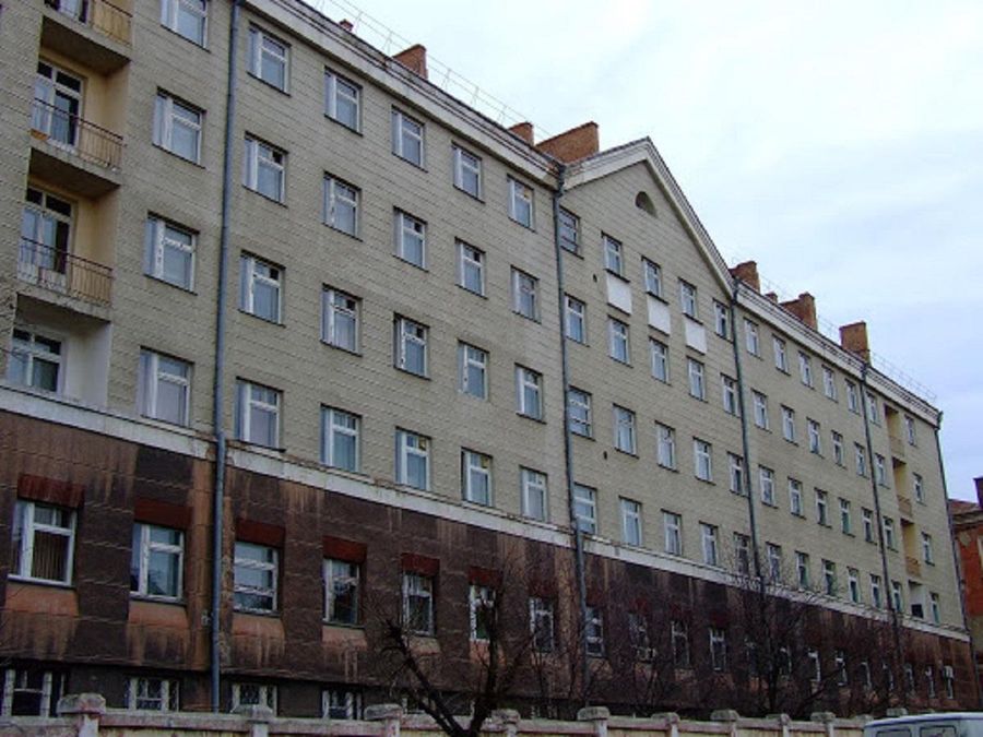 В каких условиях находится украинец, который заболел коронавирусом: фото