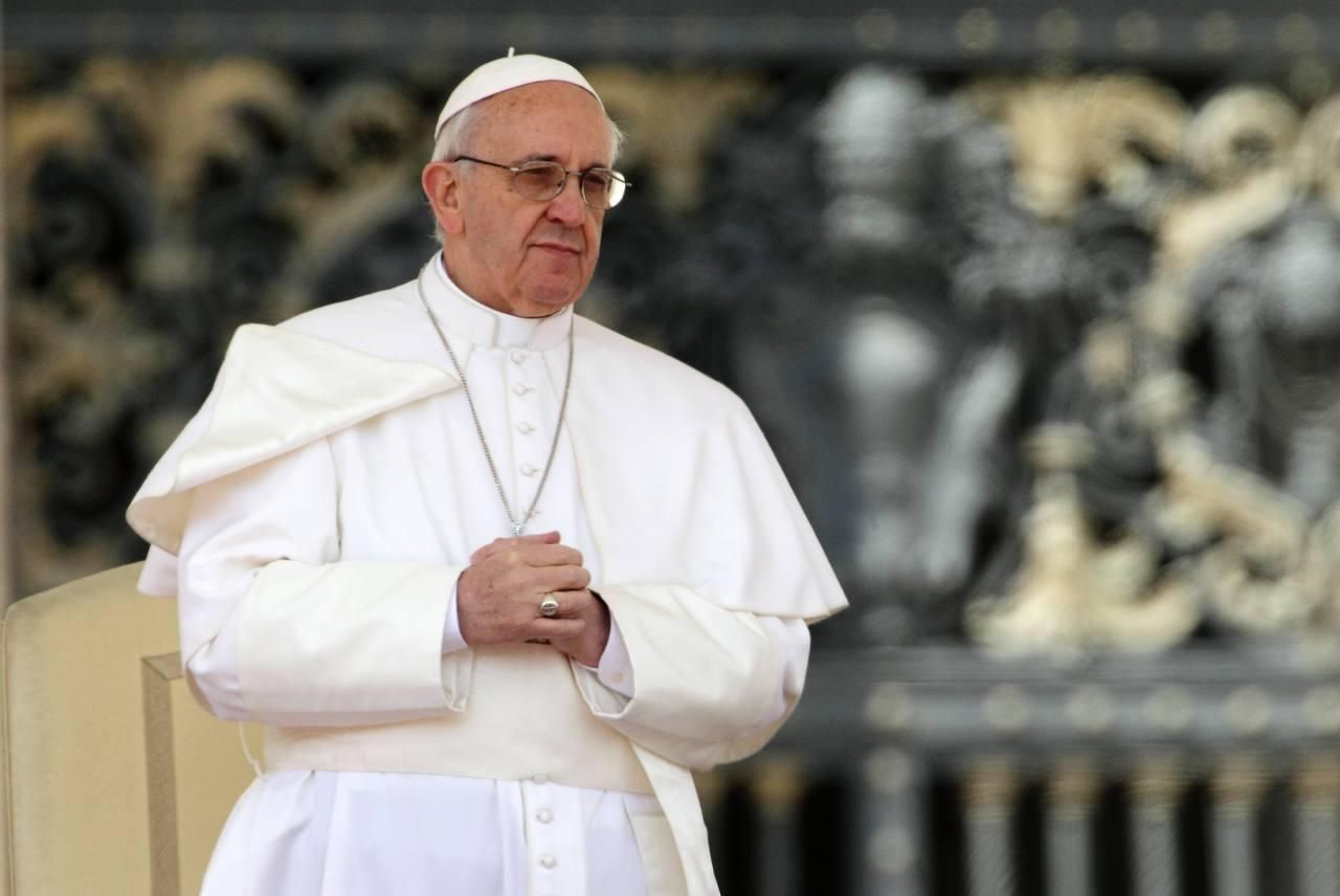 Папа Римський закликав священників провідувати хворих на коронавірус 