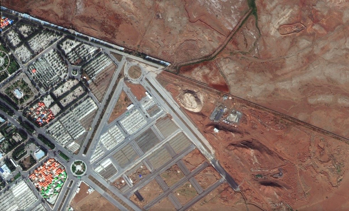 З космосу помітили масові поховання померлих від коронавірусу в Ірані З космосу помітили масові поховання померлих від коронавірусу в Ірані