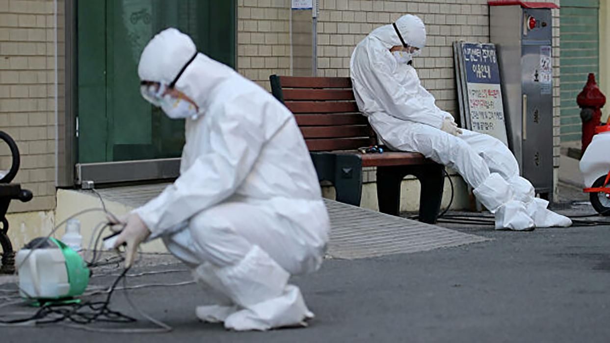 Эпидемия коронавируса продлится до весны 2021: прогноз британского правительства