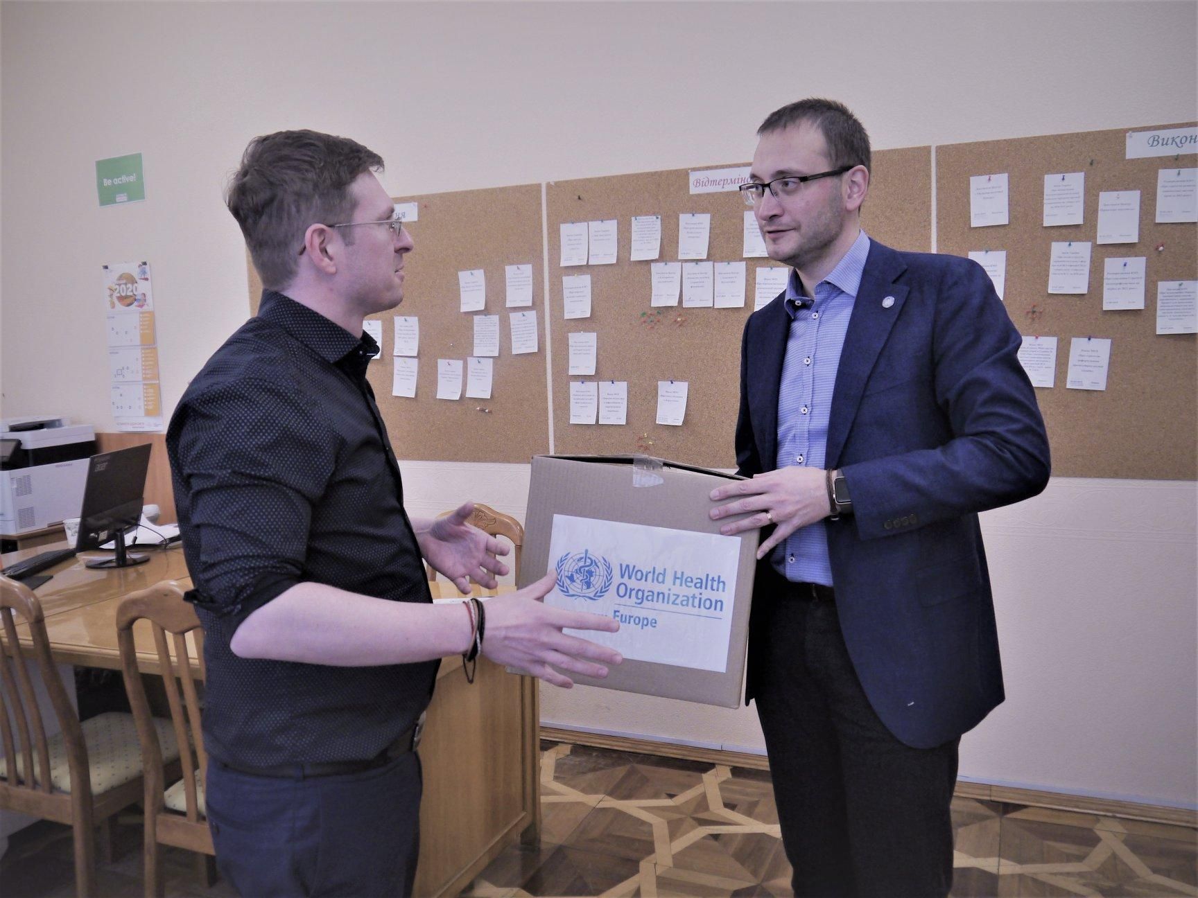 Україна отримала другу партію тестів на коронавірус Україна отримала другу партію тестів на коронавірус