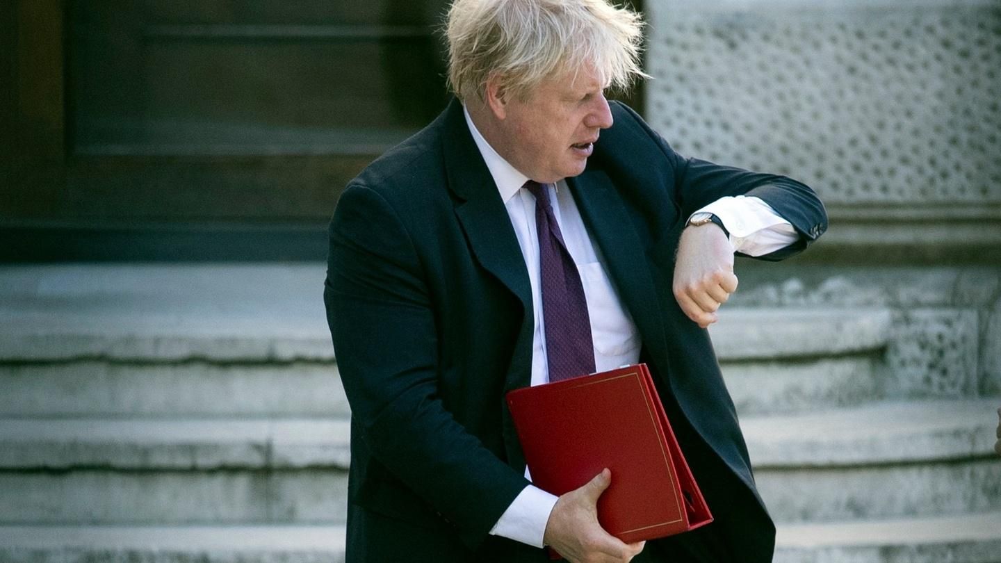 У Британії заявили, що можуть "переломити" епідемію коронавірусу в найближчі 12 тижнів У Британії заявили, що можуть "переломити" епідемію коронавірусу в найближчі 12 тижнів