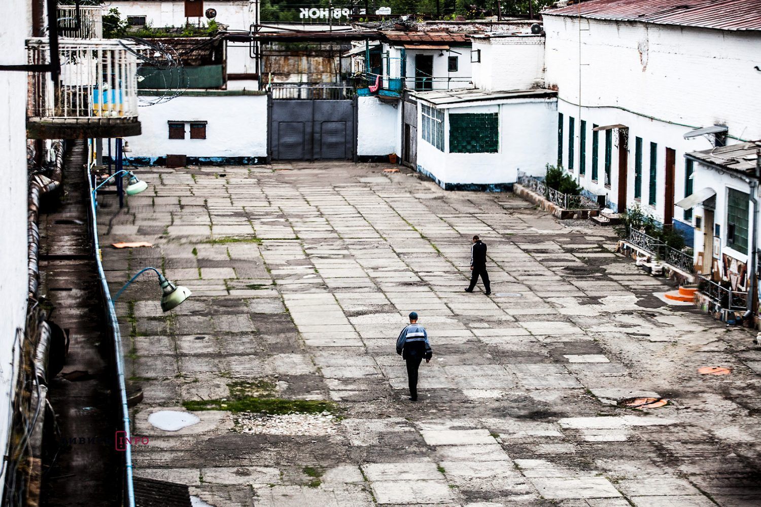 Через коронавірус в Україні можуть масово звільнити в'язнів Через коронавірус в Україні можуть масово звільнити в'язнів