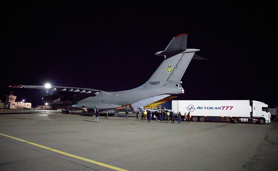 В Украину прибудут дополнительные тесты на коронавирус, маски и аппараты вентиляции легких
