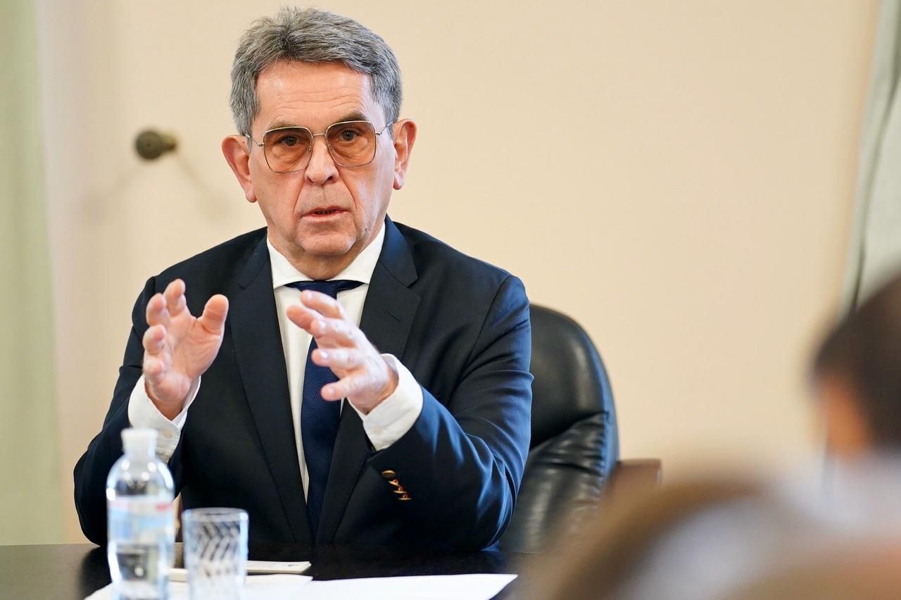 Ємець блокує медзакупівлі під час епідемії, бо хоче "пропихнути" свою людину, – Супрун Ємець блокує медзакупівлі під час епідемії, бо хоче "пропихнути" свою людину, – Супрун