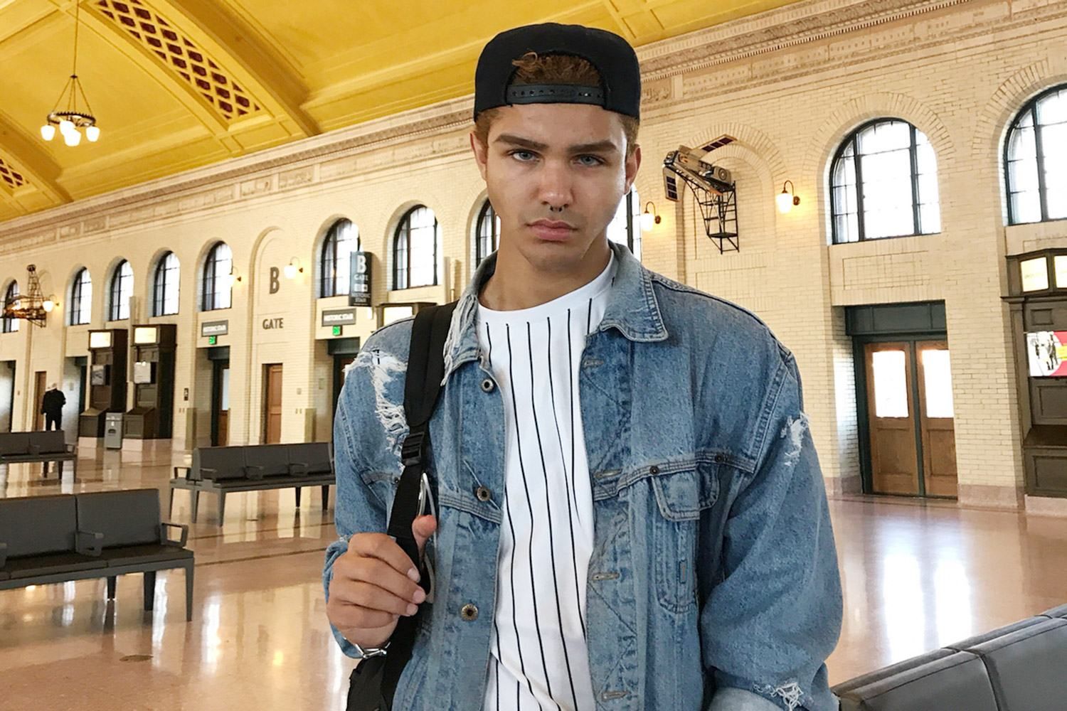 Участник антикоронавирусного флешмоба, который облизывал унитаз, заболел коронавирусом Участник антикоронавирусного флешмоба, который облизывал унитаз, заболел коронавирусом