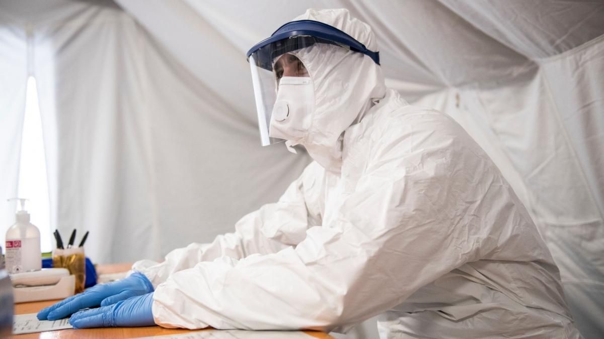 Вспышка коронавируса среди врачей Тернопольщины: заболели 24 медика