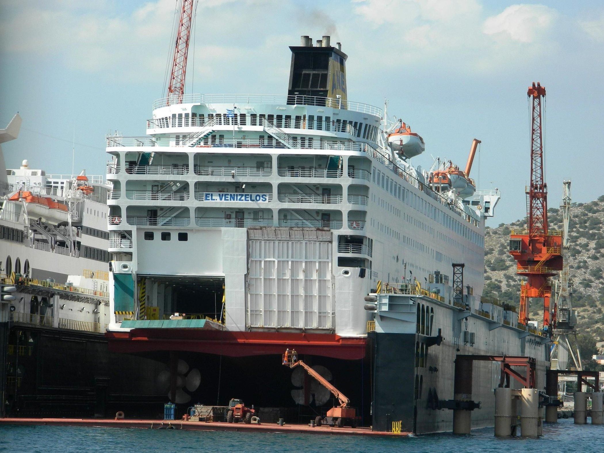 Ситуация на судне El Venizelos критическая: что происходит на лайнере – видео Ситуация на судне El Venizelos критическая: что происходит на лайнере – видео