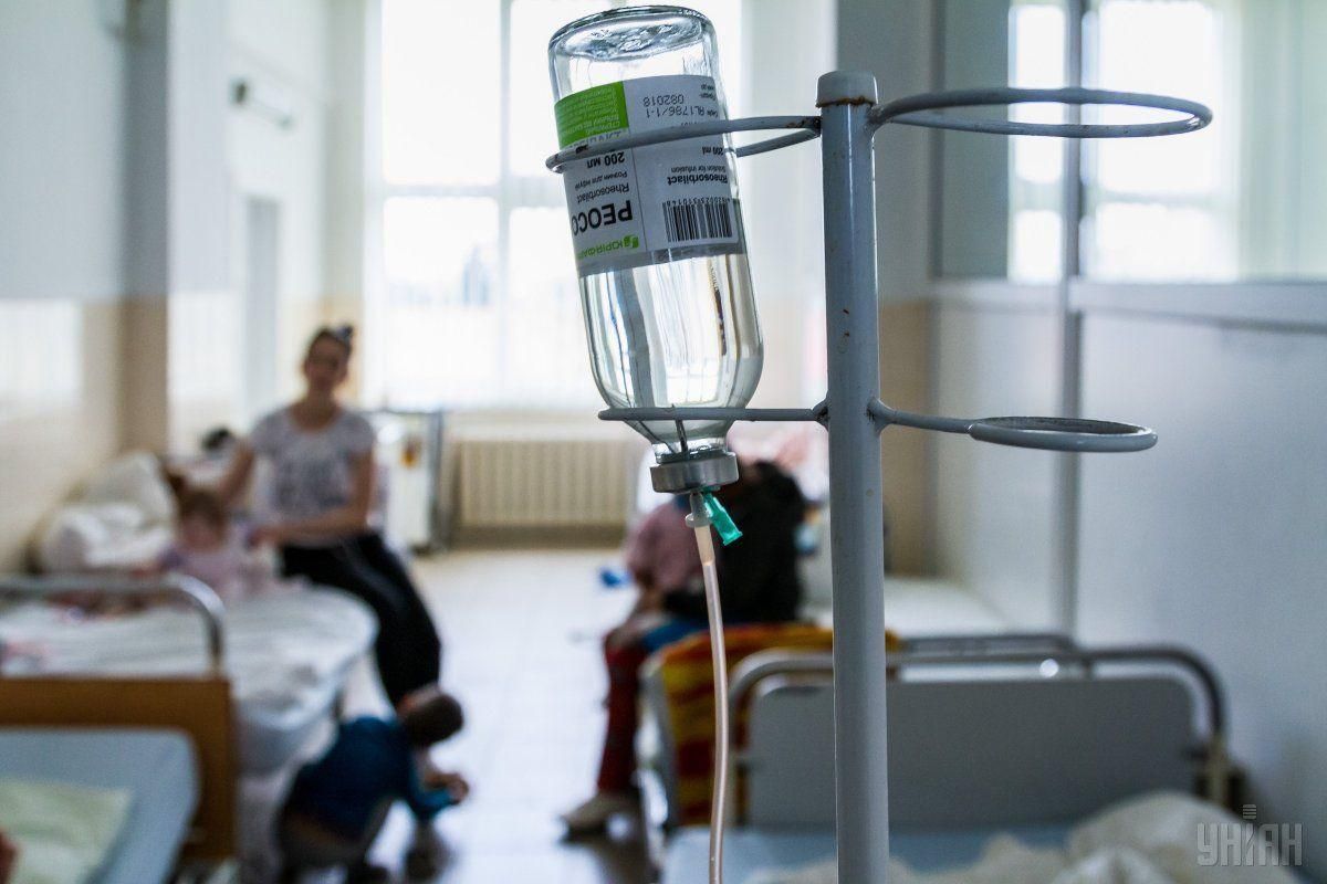 COVID-19 у Почаєві: 27 медиків зачинилися в лікарні на обсервації