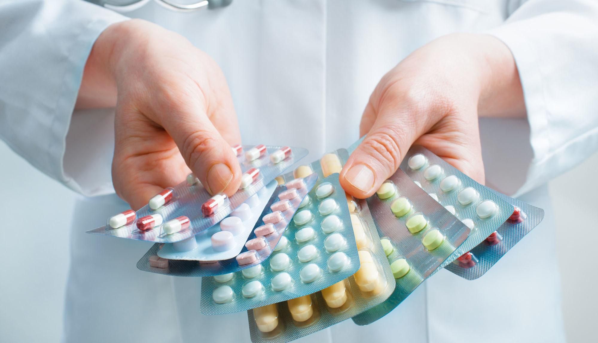 Україна отримає додаткові 320 тисяч таблеток для боротьби з коронавірусом