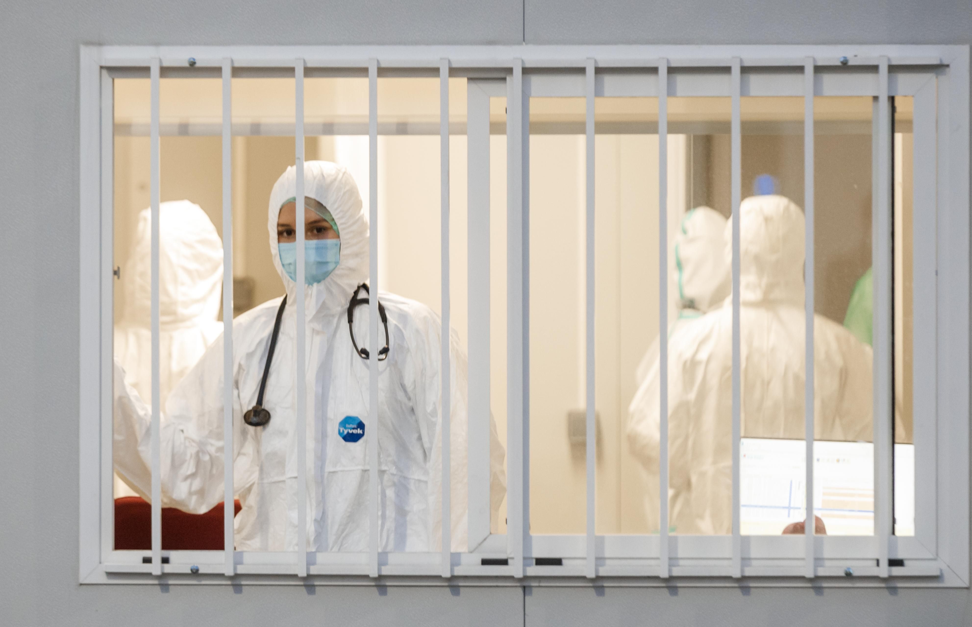 Скільки вільних місць і апаратів ШВЛ зараз є в лікарнях України: відповідь МОЗ