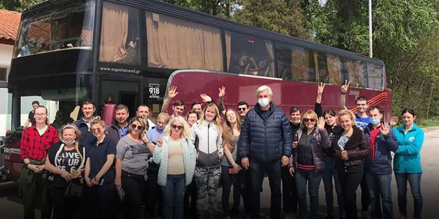 Украинцы с греческого лайнера, где обнаружили коронавирус, возвращаются домой Украинцы с греческого лайнера, где обнаружили коронавирус, возвращаются домой