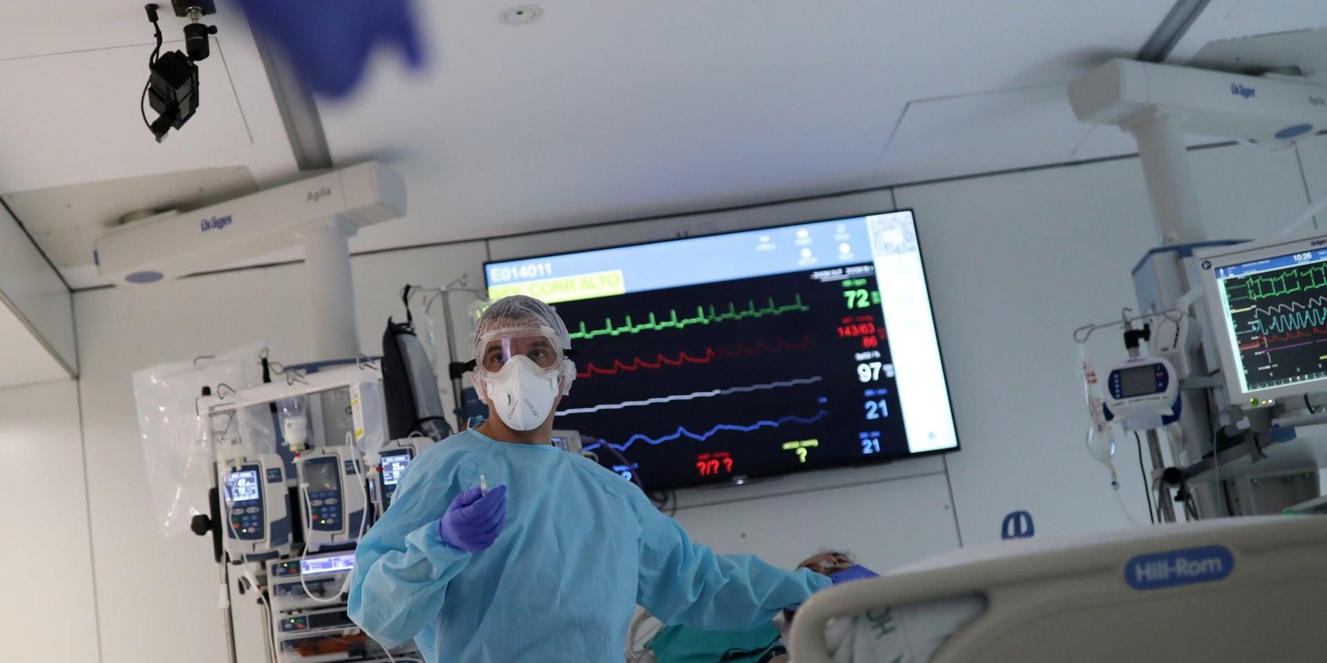 В Ірані понад 700 людей померли, бо лікували коронавірус алкоголем В Ірані понад 700 людей померли, бо лікували коронавірус алкоголем