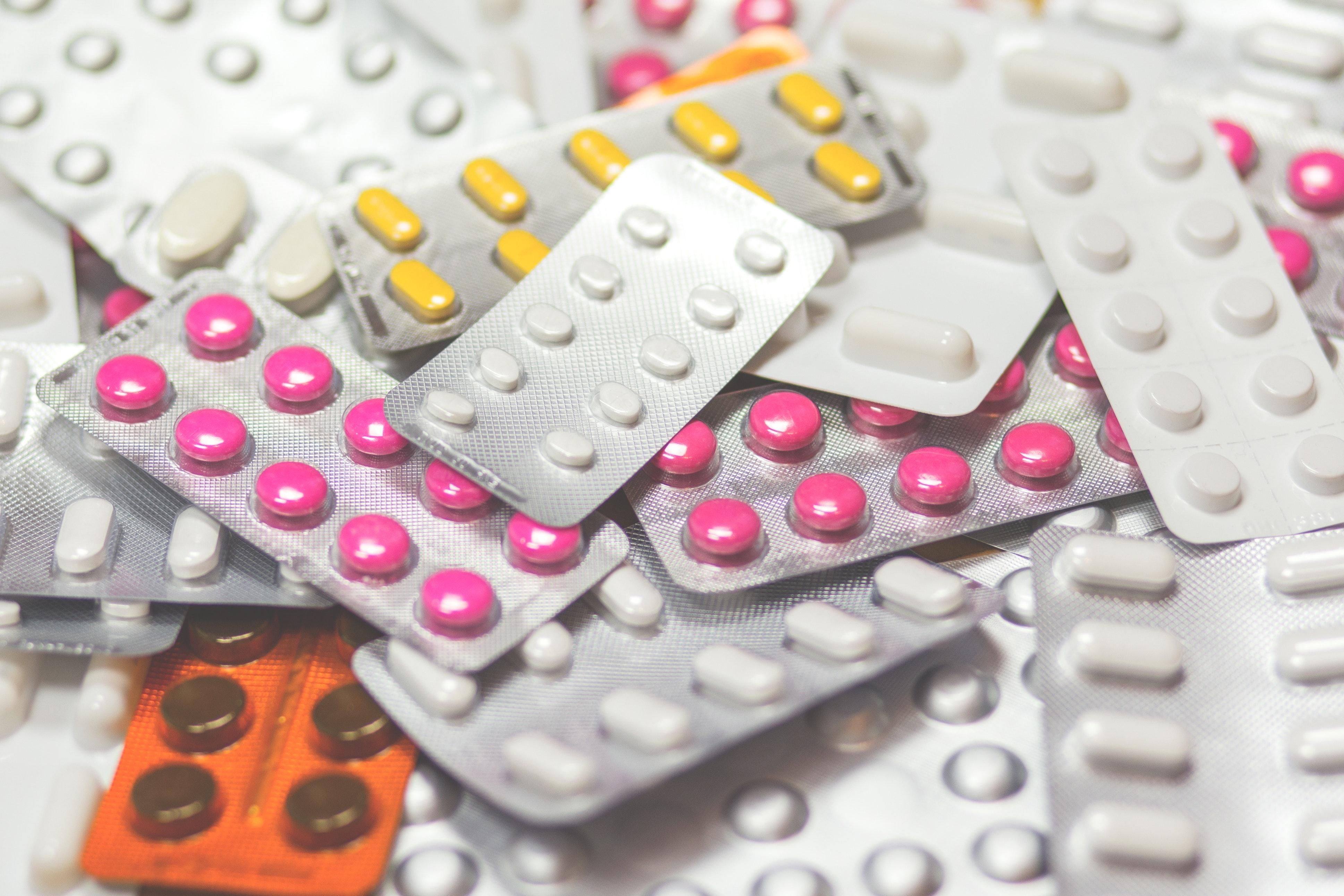 Пандемия покажется незначительной проблемой: чем грозит поздняя закупка лекарств Минздрава