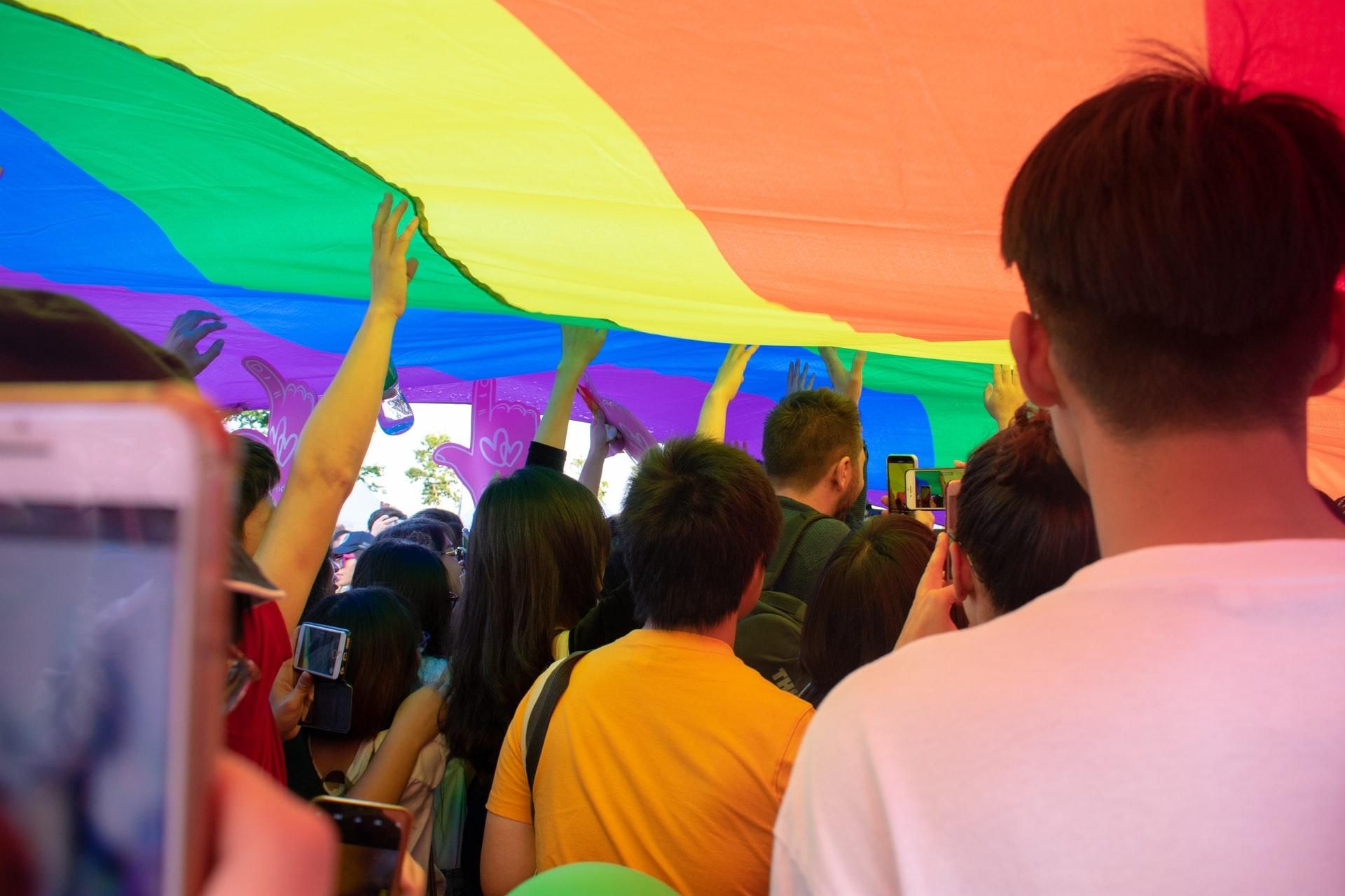 Германия запретила "лечить" подростков от гомосексуальности